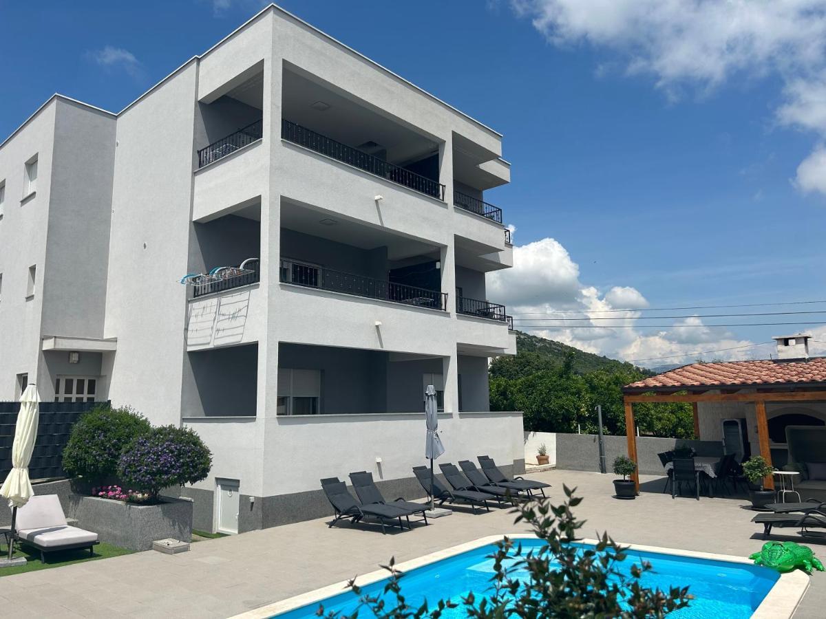Villa Apartment Aa 2 Trogir Extérieur photo