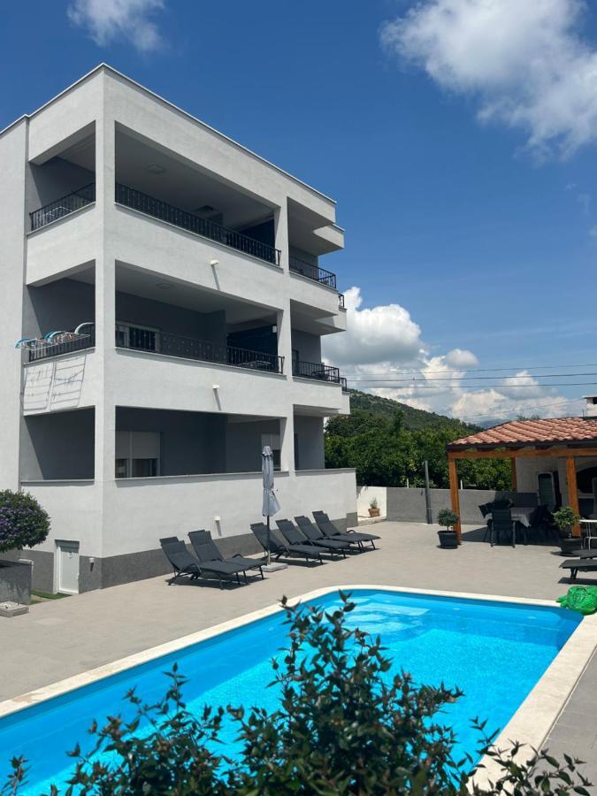 Villa Apartment Aa 2 Trogir Extérieur photo
