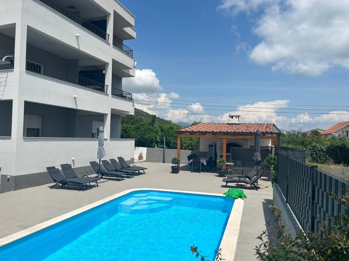 Villa Apartment Aa 2 Trogir Extérieur photo