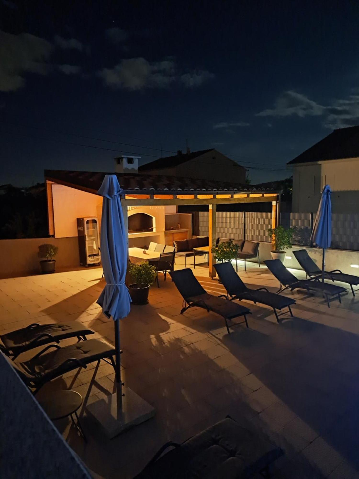 Villa Apartment Aa 2 Trogir Extérieur photo