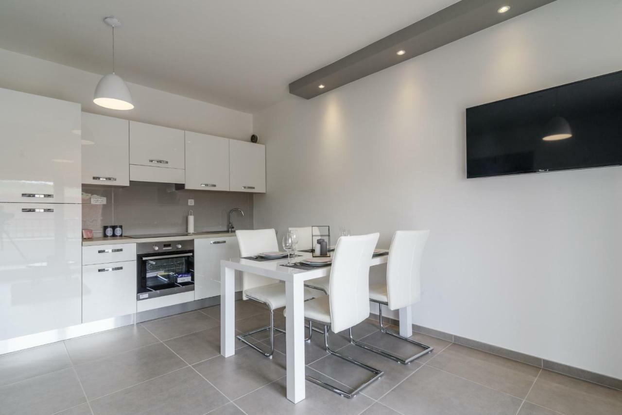 Villa Apartment Aa 2 Trogir Extérieur photo