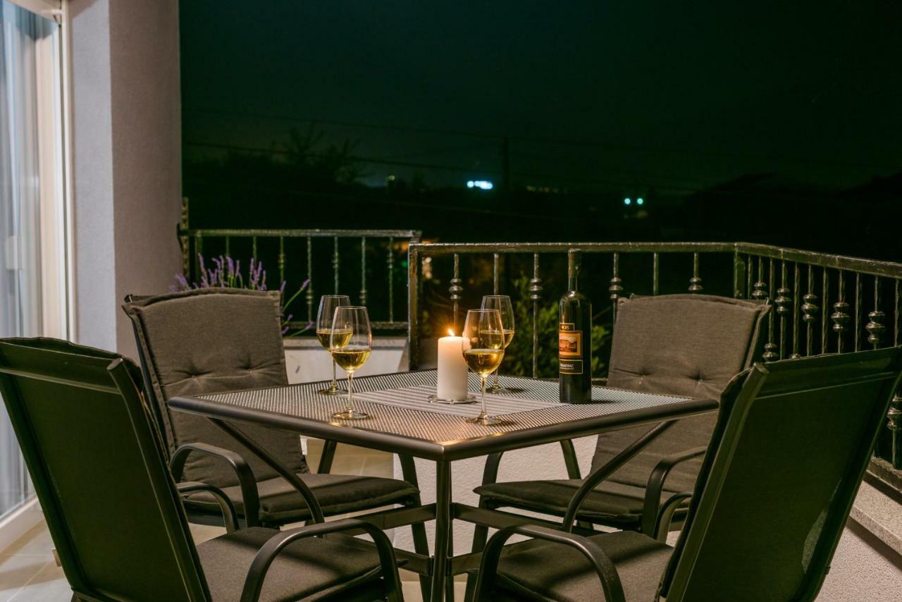 Villa Apartment Aa 2 Trogir Extérieur photo