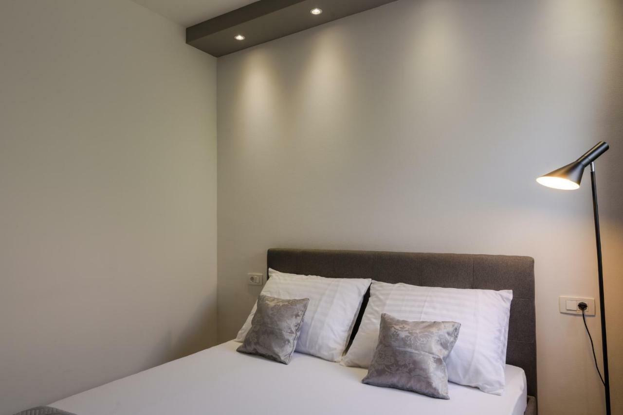 Villa Apartment Aa 2 Trogir Extérieur photo
