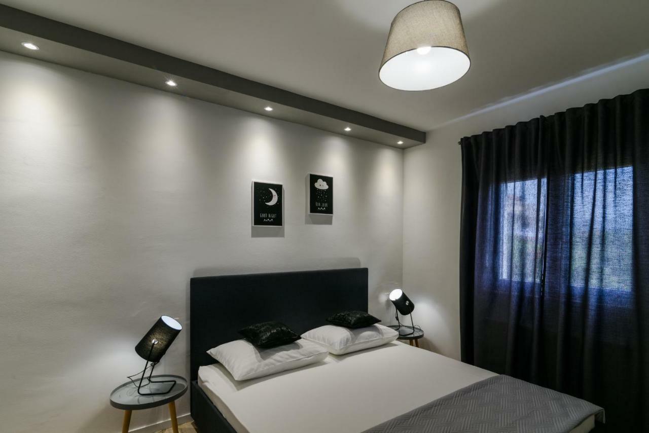 Villa Apartment Aa 2 Trogir Extérieur photo