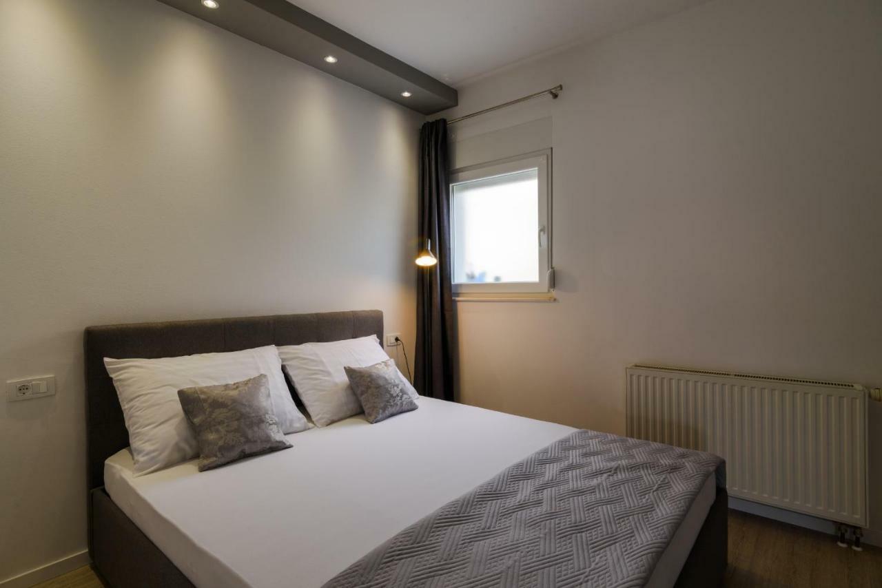Villa Apartment Aa 2 Trogir Extérieur photo